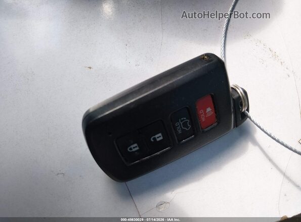 JTMYFREV8JD121038 2018 TOYOTA RAV4 Красный Вид панели приборов