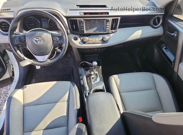 JTMYFREV8JJ198588 2018 TOYOTA RAV4 White წინა პანელის ხედი