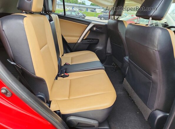 JTMYFREV9GJ082499 2016 TOYOTA RAV4 Red Вид задньої частини салону