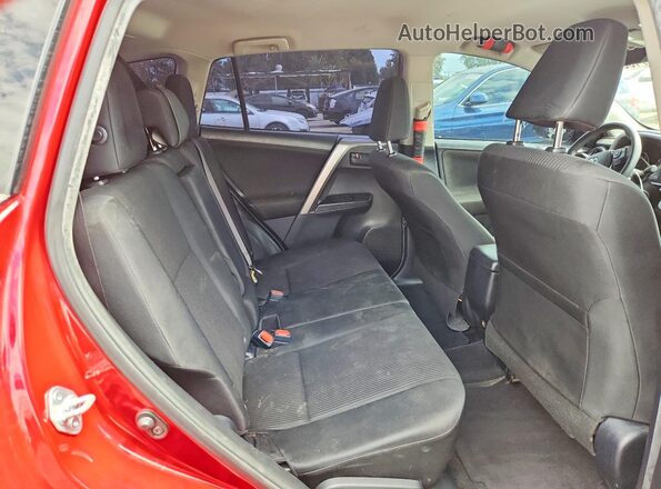 JTMZFREV0HJ113791 2017 TOYOTA RAV4 Red Widok wnętrza z tyłu