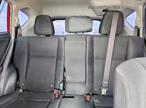 JTMZFREV0HJ113791 2017 TOYOTA RAV4 Red Widok tylnych siedzeń