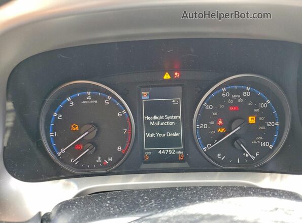 JTMZFREV0HJ134480 2017 TOYOTA RAV4 Blue Սարքավորումների վահանակի տեսք