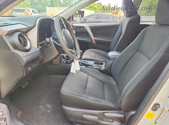 JTMZFREV0JJ155805 2018 TOYOTA RAV4 White Front interior view