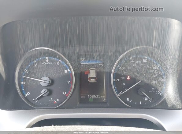 JTMZFREV1JD123380 2018 TOYOTA RAV4 Silver Widok tylnych siedzeń