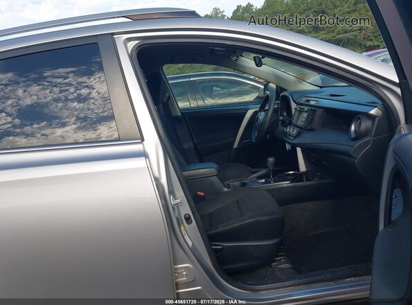 JTMZFREV1JD123380 2018 TOYOTA RAV4 Silver Widok wnętrza z przodu