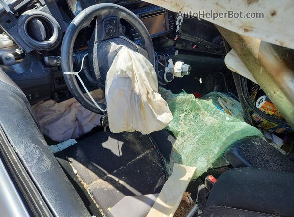 JTMZFREV2JJ159600 2018 TOYOTA RAV4 Silver წინა პანელის ხედი