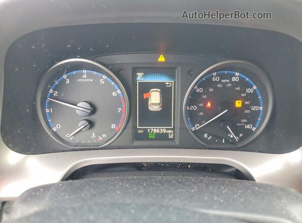 JTMZFREV3HJ722275 2017 TOYOTA RAV4 Gray Вид щитка приладів