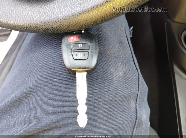 JTMZFREV4HJ700575 2017 TOYOTA RAV4 White Առջևի վահանակի տեսք