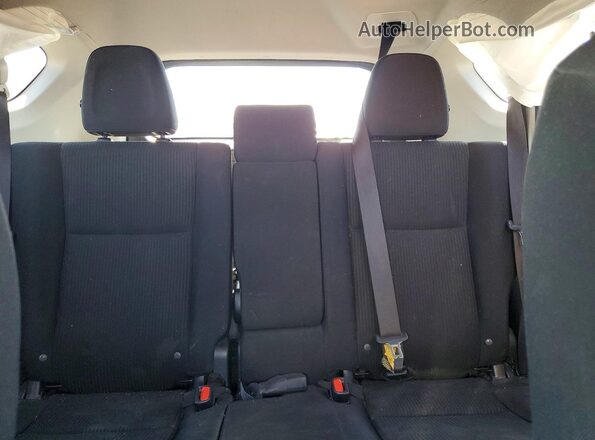 JTMZFREV4JJ747806 2018 TOYOTA RAV4 White Rear seats view