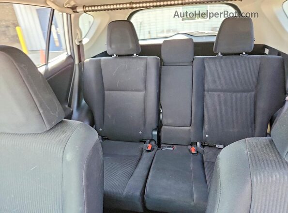 JTMZFREV5HJ138282 2017 TOYOTA RAV4 White Вид задніх сидінь