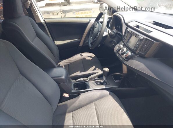 JTMZFREV5JJ153838 2018 TOYOTA RAV4 White Front interior view