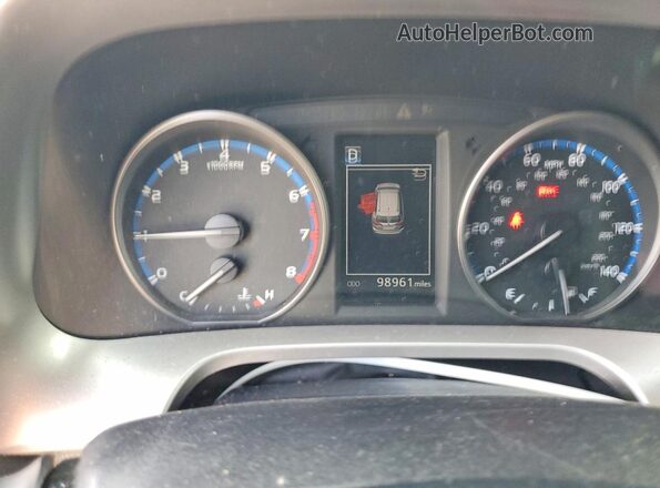 JTMZFREV5JJ160630 2018 TOYOTA RAV4 White ხელსაწყოთა პანელის ხედი