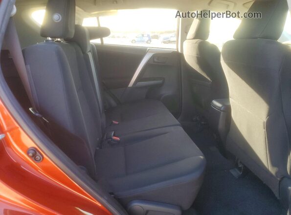 JTMZFREV6GJ071061 2016 TOYOTA RAV4 Red Սալոնի հետևի տեսք