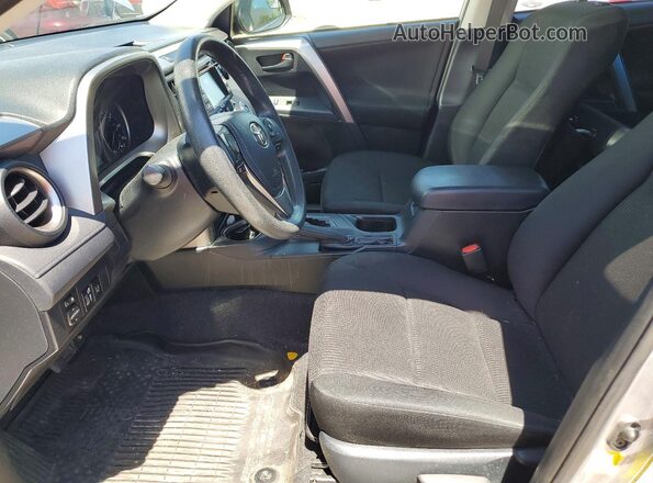 JTMZFREV6JJ166369 2018 TOYOTA RAV4 Silver Вид салону спереду