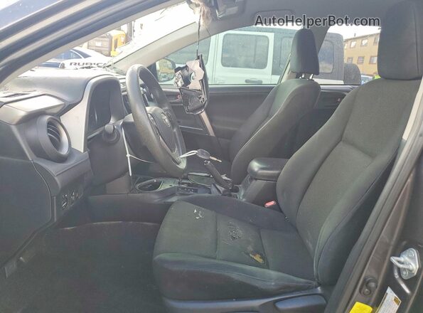 JTMZFREV8HJ700272 2017 TOYOTA RAV4 Серый Вид салона спереди