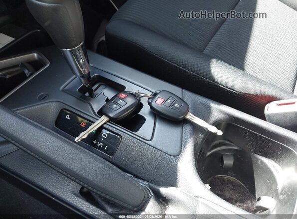 JTMZFREV9GJ066405 2016 TOYOTA RAV4 Gray Dashboard view