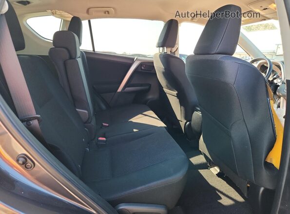JTMZFREV9HJ141623 2017 TOYOTA RAV4 Blue უკანა სალონის ხედი
