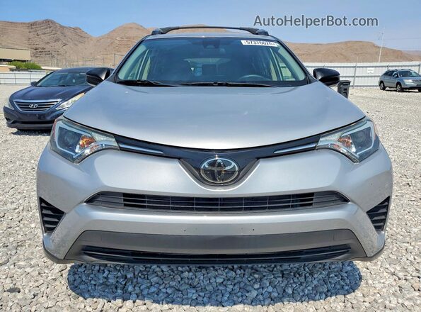 JTMZFREV9JD126253 2018 TOYOTA RAV4 Silver Դիմացի տեսք
