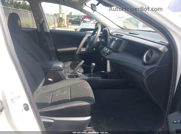 JTMZFREV9JJ154555 2018 TOYOTA RAV4 White Widok wnętrza z przodu