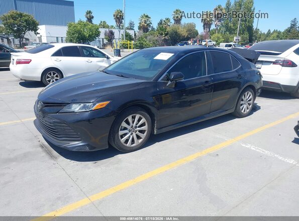 JTNB11HKXJ3000472 2018 TOYOTA CAMRY Черный Передняя левая четверть