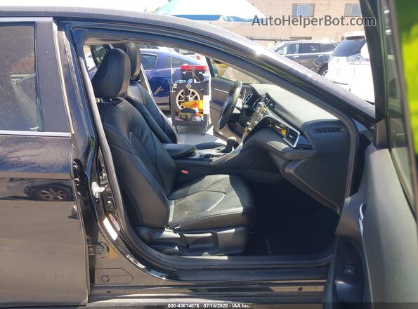 JTNB11HKXJ3000472 2018 TOYOTA CAMRY Черный Вид салона спереди