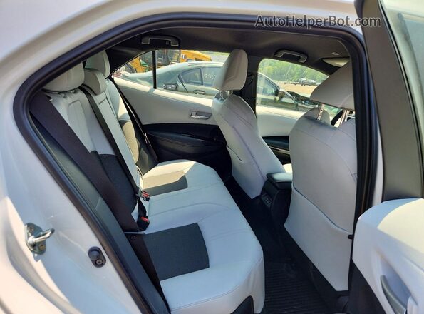 JTNC4MBE1T3261167 2026 TOYOTA COROLLA White უკანა სავარძლების ხედი