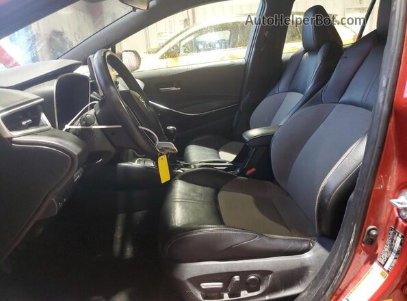 JTNK4RBE0K3058083 2019 TOYOTA COROLLA Красный Вид салона спереди
