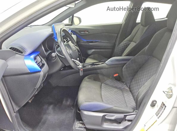 JTNKHMBX0M1108133 2021 TOYOTA C-HR White Front interior view