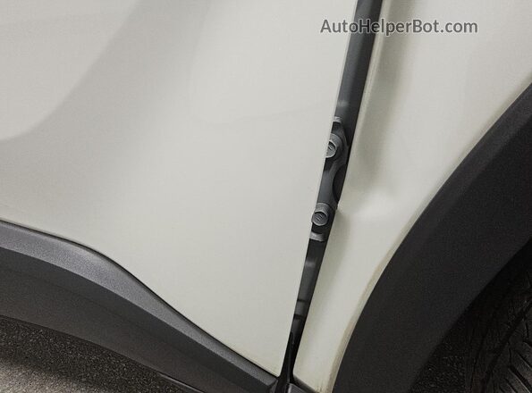 JTNKHMBX0M1108133 2021 TOYOTA C-HR White 