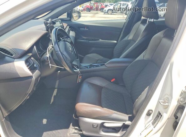 JTNKHMBX1K1015506 2019 TOYOTA C-HR White Widok wnętrza z przodu