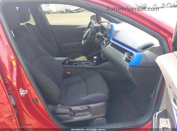 JTNKHMBX6M1104636 2021 TOYOTA C-HR Красный Вид салона спереди