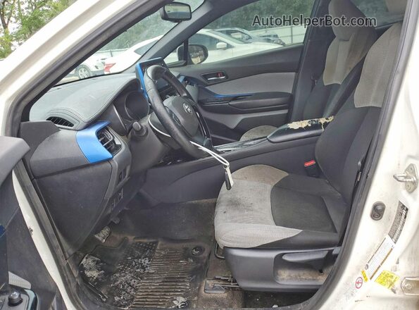JTNKHMBX7K1018703 2019 TOYOTA C-HR White Widok wnętrza z przodu