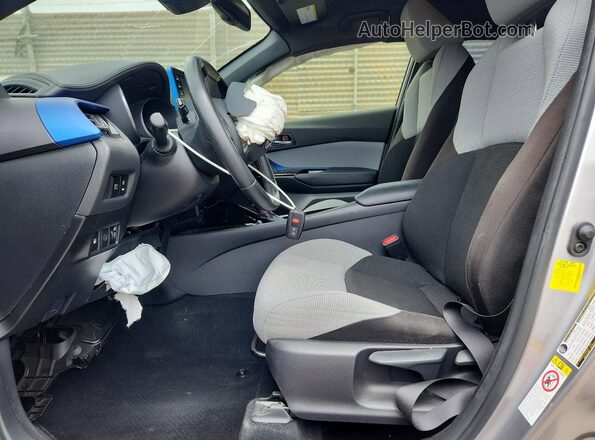 JTNKHMBX9K1031212 2019 TOYOTA C-HR Серебряный Вид салона спереди