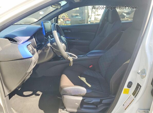 JTNKHMBXXL1069145 2020 TOYOTA C-HR White Սալոնի դիմացի տեսք