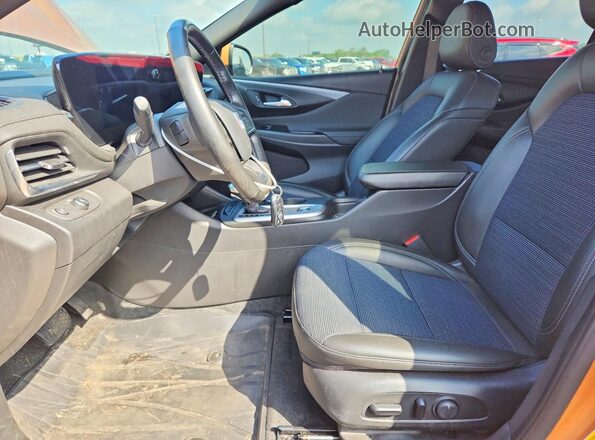 KL47LAE24RB175353 2024 BUICK OTHER Orange Вид салону спереду