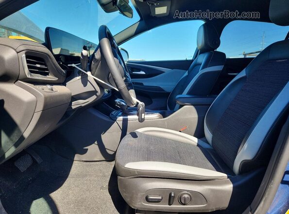 KL47LAE2XRB165300 2024 BUICK OTHER Blue Vista interior delantera