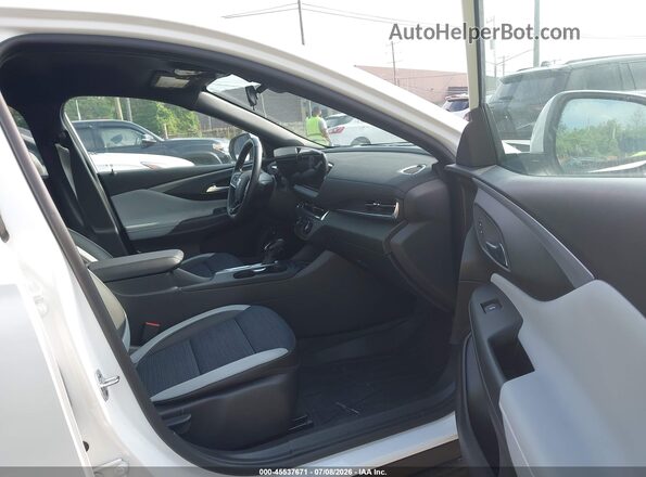 KL47LAEP0SB153772 2025 BUICK OTHER White Սալոնի դիմացի տեսք