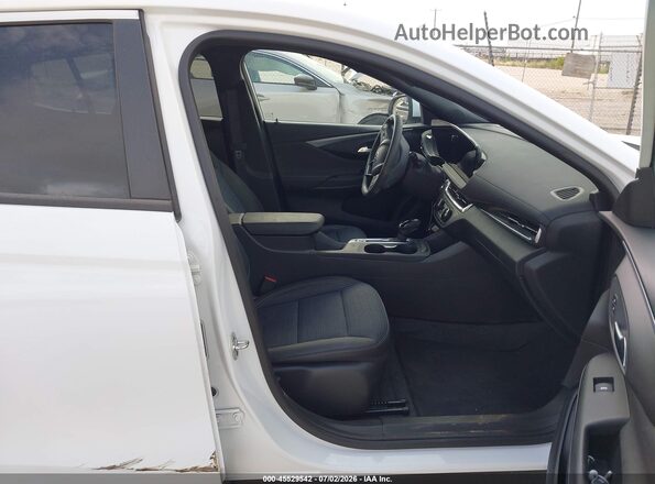 KL47LAEP3TB136854 2026 BUICK OTHER White Vista interior delantera
