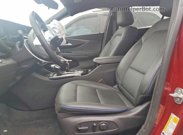 KL47LBE23RB192117 2024 BUICK OTHER Red Vista interior delantera