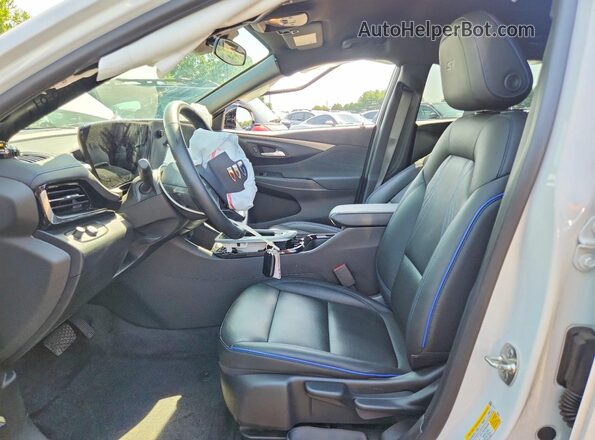 KL47LBEP0SB232672 2025 BUICK OTHER Белый Вид салона спереди