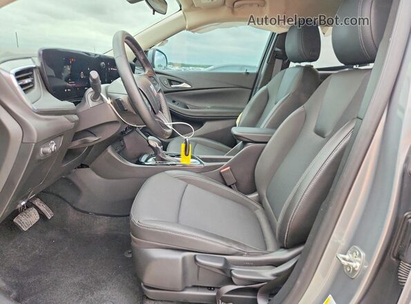 KL4AMBS26RB207913 2024 BUICK ENCORE Gray Vista interior delantera