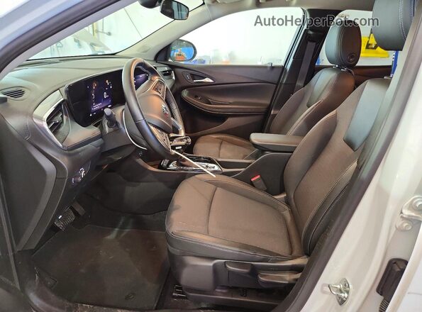 KL4AMBSP4SB081553 2025 BUICK ENCORE Белый Вид салона спереди