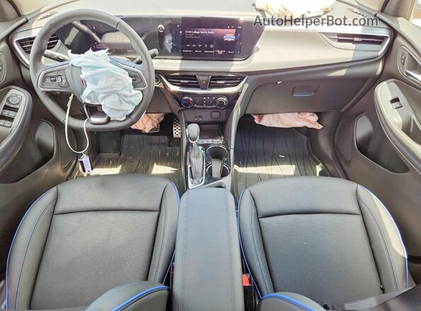 KL4AMDSL3TB072658 2026 BUICK ENCORE Красный Вид панели приборов