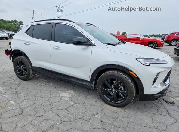 KL4AMDSL9RB185782 2024 BUICK ENCORE Белый Передняя правая четверть