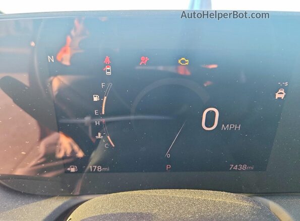 KL4AMDSLXTB008472 2026 BUICK ENCORE Red Սարքավորումների վահանակի տեսք