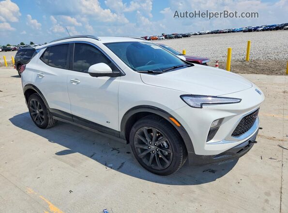 KL4AMESL0TB169726 2026 BUICK ENCORE White Delantero derecho