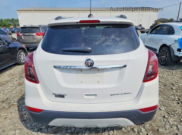 KL4CJASB0JB670999 2018 BUICK ENCORE Белый Вид сзади