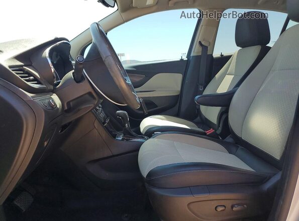 KL4CJASB1HB045635 2017 BUICK ENCORE Silver Widok wnętrza z przodu