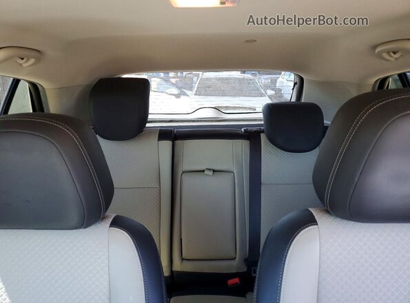 KL4CJASB1HB045635 2017 BUICK ENCORE Silver Widok tylnych siedzeń