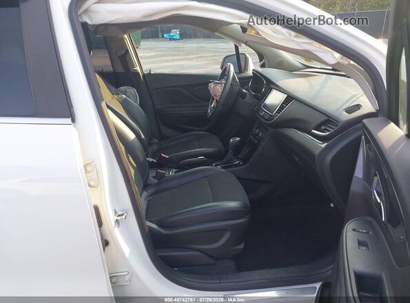 KL4CJASB1HB058076 2017 BUICK ENCORE Белый Вид салона спереди